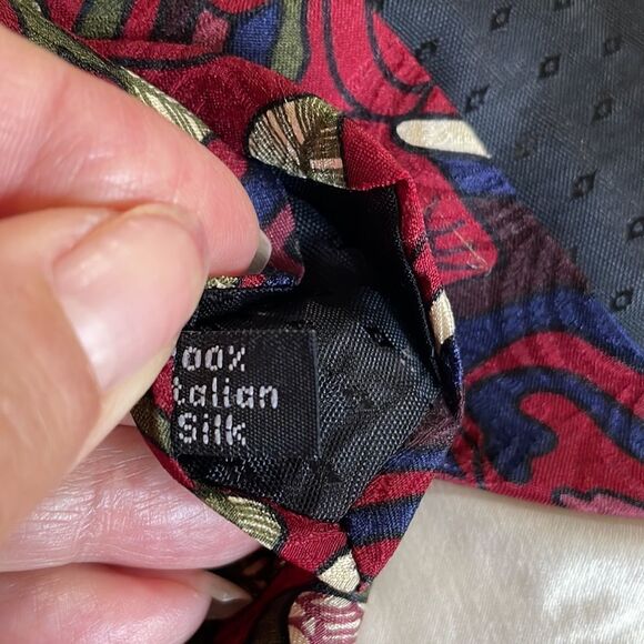 Vtg 90s Desert Designs maroon & navy blue tie - Picture 6 of 7